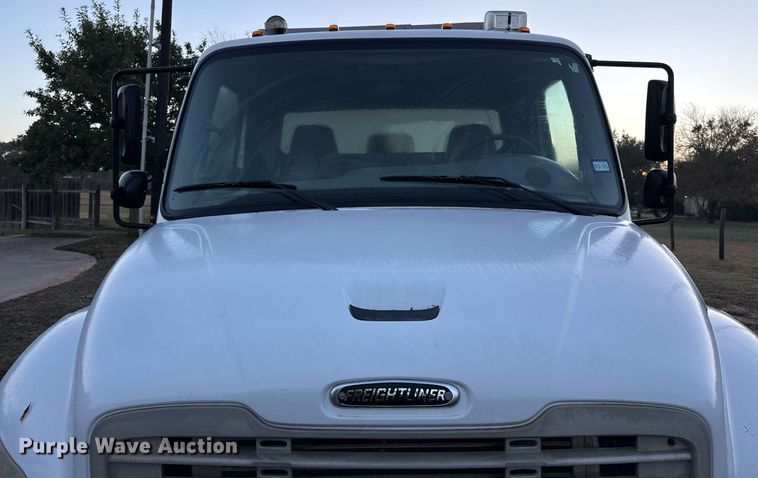 image for item EJ3337 2004 Freightliner Business Class M2 dump truck