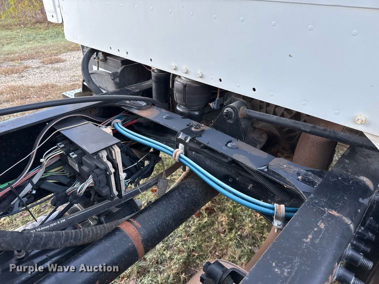 image for item EJ3337 2004 Freightliner Business Class M2 dump truck