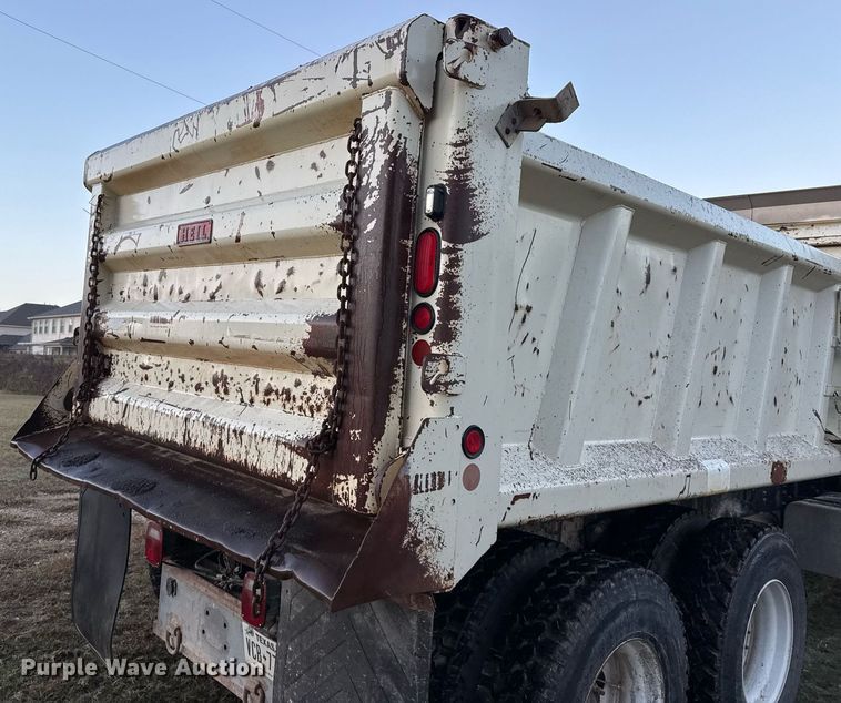 image for item EJ3337 2004 Freightliner Business Class M2 dump truck