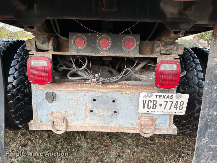 image for item EJ3337 2004 Freightliner Business Class M2 dump truck