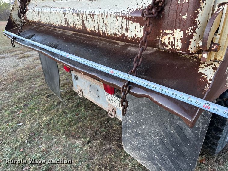 image for item EJ3337 2004 Freightliner Business Class M2 dump truck