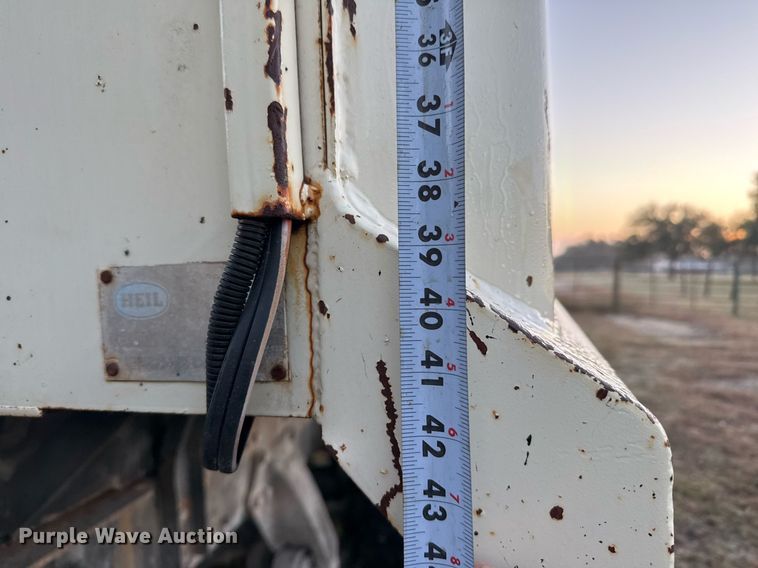 image for item EJ3337 2004 Freightliner Business Class M2 dump truck