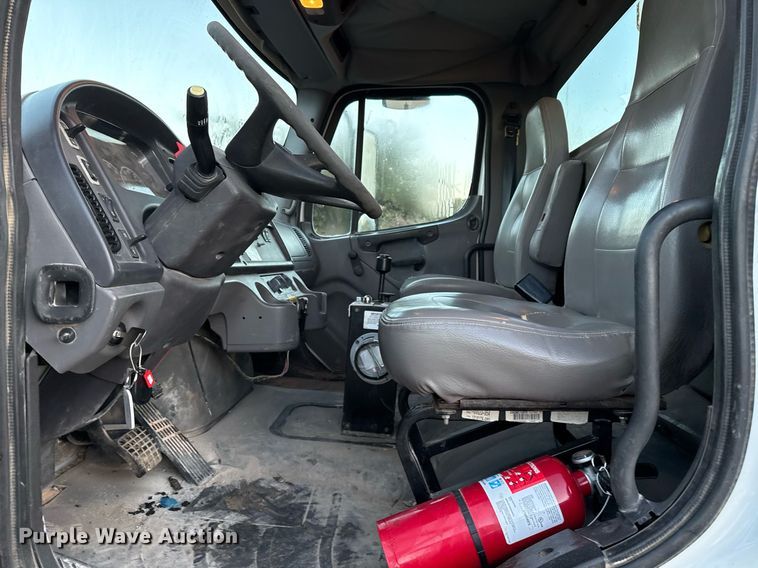 image for item EJ3337 2004 Freightliner Business Class M2 dump truck