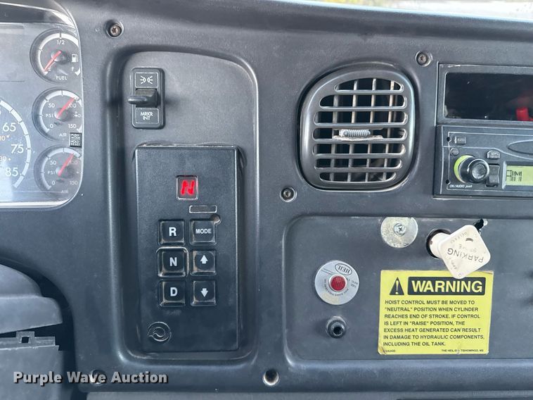 image for item EJ3337 2004 Freightliner Business Class M2 dump truck