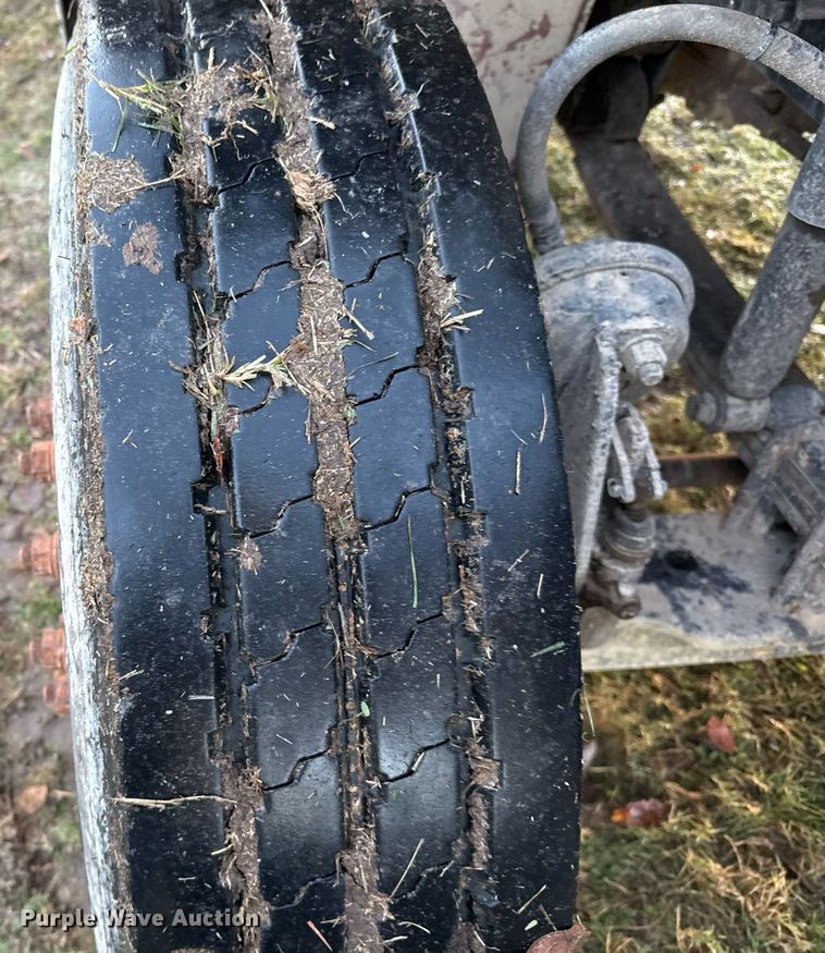 image for item EJ3337 2004 Freightliner Business Class M2 dump truck