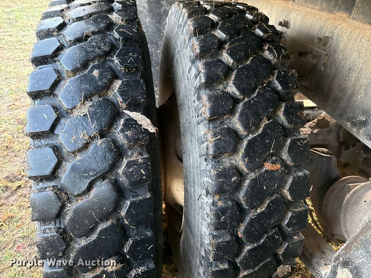 image for item EJ3337 2004 Freightliner Business Class M2 dump truck