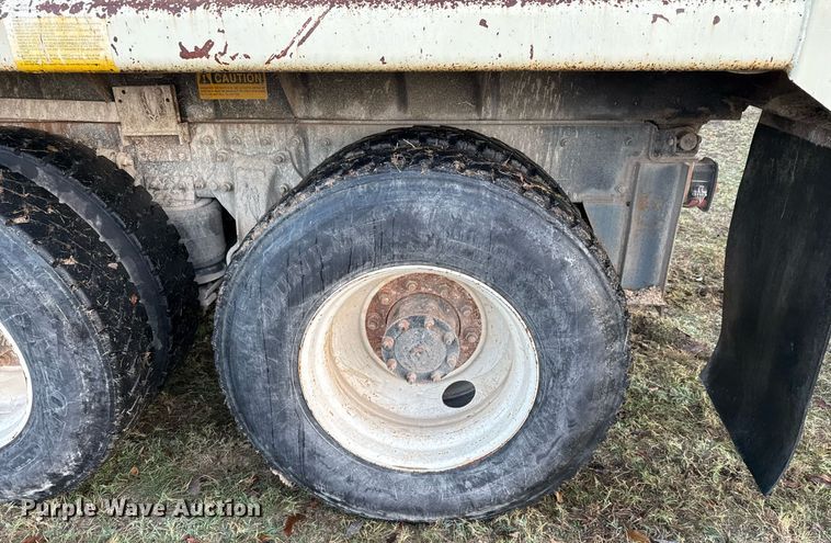 image for item EJ3337 2004 Freightliner Business Class M2 dump truck