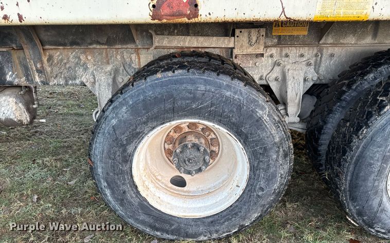 image for item EJ3337 2004 Freightliner Business Class M2 dump truck