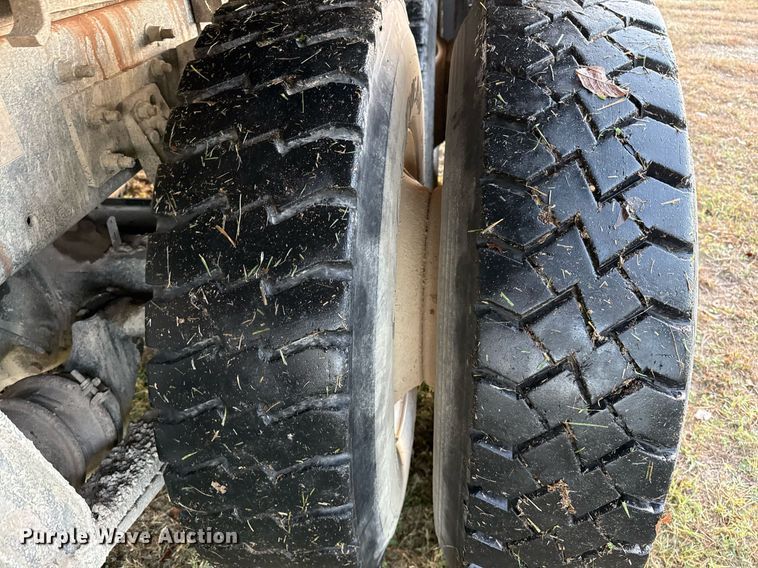 image for item EJ3337 2004 Freightliner Business Class M2 dump truck