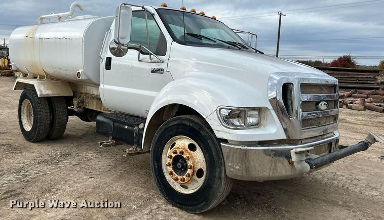 image for item EJ3340 2006 Ford F650 Super Duty XL water truck