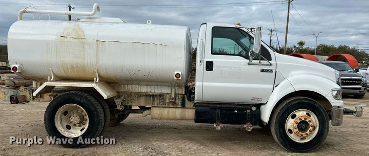 image for item EJ3340 2006 Ford F650 Super Duty XL water truck
