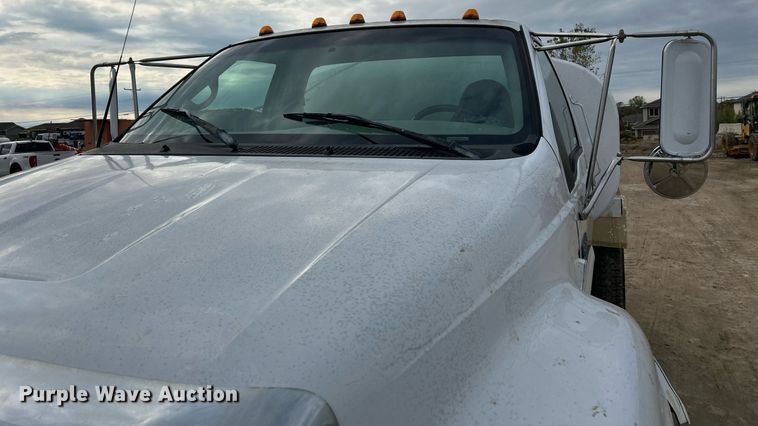 image for item EJ3340 2006 Ford F650 Super Duty XL water truck