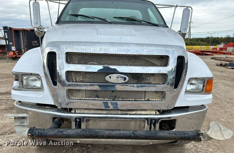 image for item EJ3340 2006 Ford F650 Super Duty XL water truck