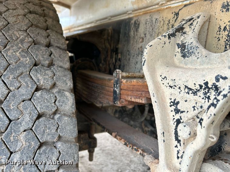 image for item EJ3340 2006 Ford F650 Super Duty XL water truck