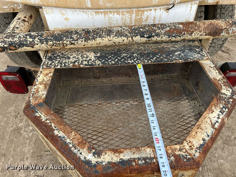 image for item EJ3340 2006 Ford F650 Super Duty XL water truck