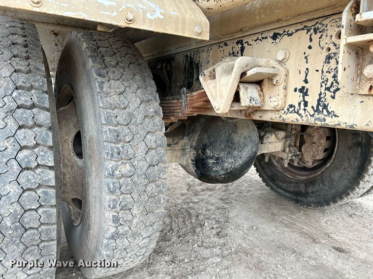 image for item EJ3340 2006 Ford F650 Super Duty XL water truck