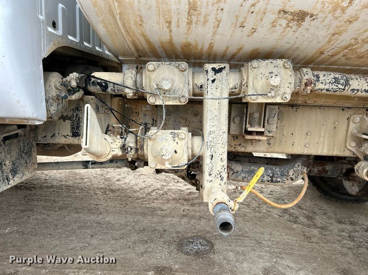 image for item EJ3340 2006 Ford F650 Super Duty XL water truck