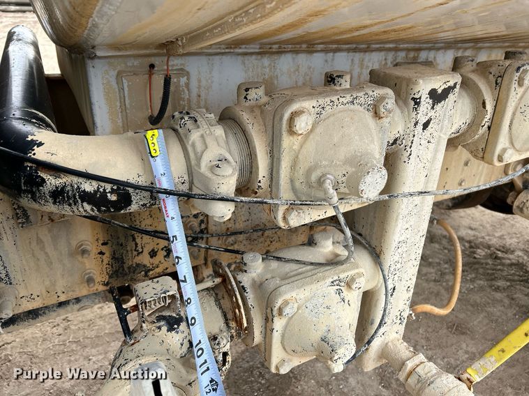 image for item EJ3340 2006 Ford F650 Super Duty XL water truck