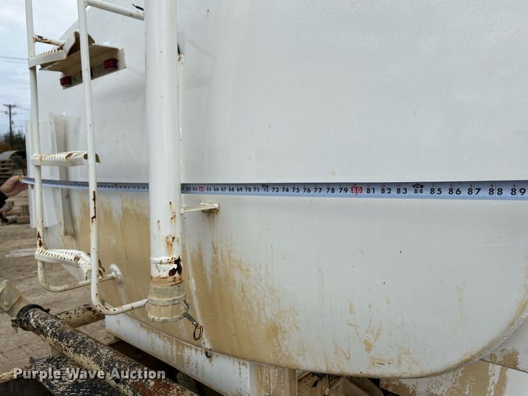 image for item EJ3340 2006 Ford F650 Super Duty XL water truck