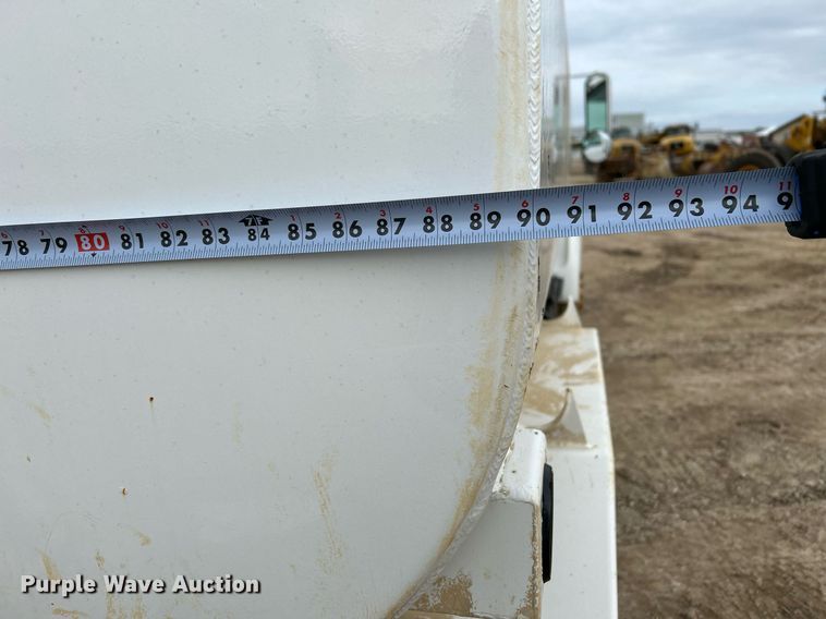 image for item EJ3340 2006 Ford F650 Super Duty XL water truck