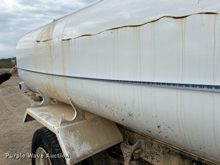 image for item EJ3340 2006 Ford F650 Super Duty XL water truck