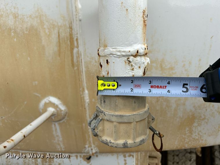 image for item EJ3340 2006 Ford F650 Super Duty XL water truck