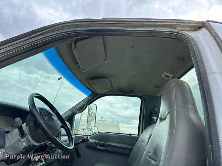 image for item EJ3340 2006 Ford F650 Super Duty XL water truck