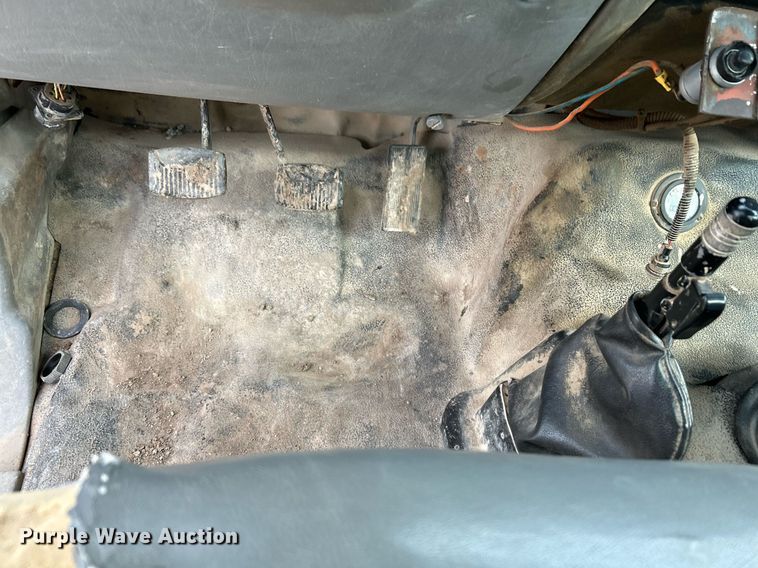 image for item EJ3340 2006 Ford F650 Super Duty XL water truck