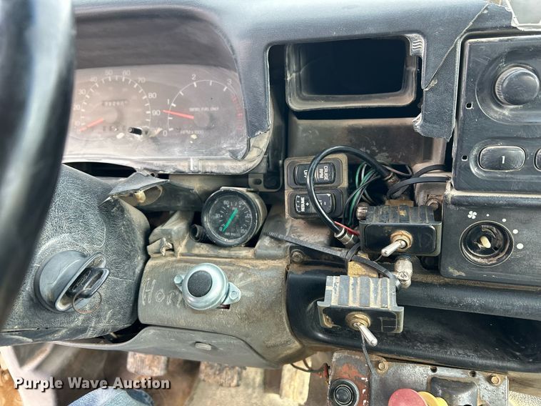 image for item EJ3340 2006 Ford F650 Super Duty XL water truck