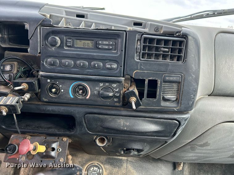 image for item EJ3340 2006 Ford F650 Super Duty XL water truck