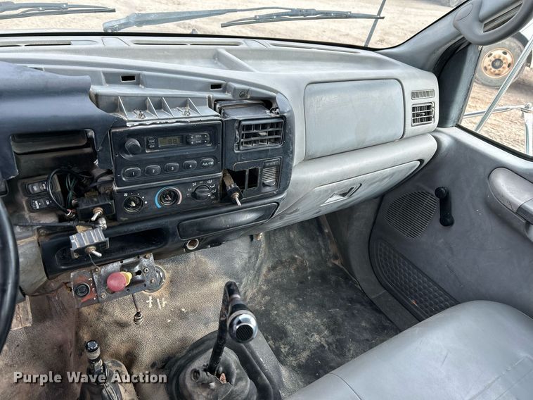 image for item EJ3340 2006 Ford F650 Super Duty XL water truck