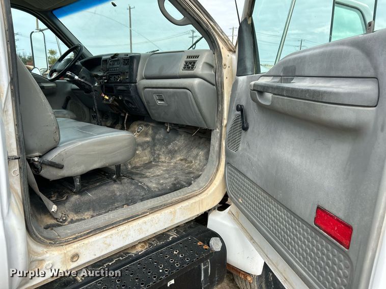 image for item EJ3340 2006 Ford F650 Super Duty XL water truck