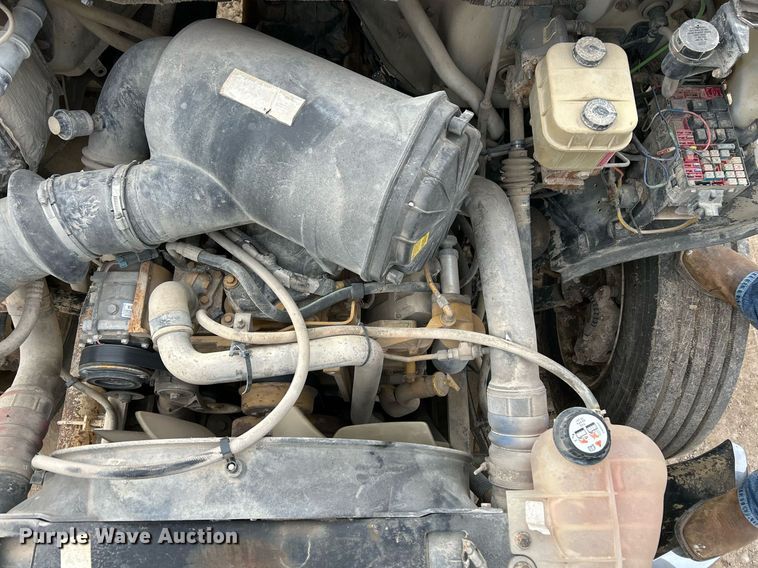 image for item EJ3340 2006 Ford F650 Super Duty XL water truck