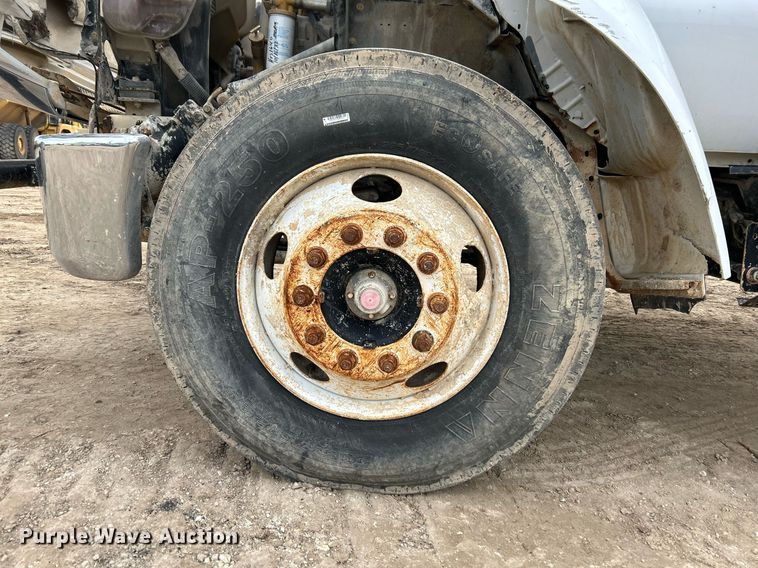 image for item EJ3340 2006 Ford F650 Super Duty XL water truck