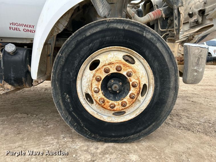 image for item EJ3340 2006 Ford F650 Super Duty XL water truck