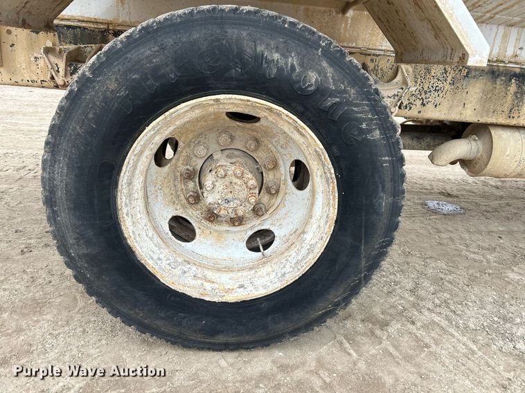 image for item EJ3340 2006 Ford F650 Super Duty XL water truck