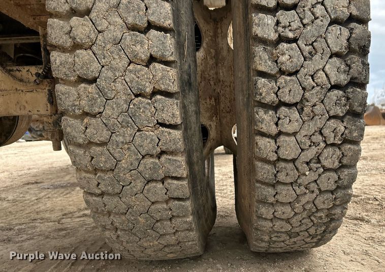 image for item EJ3340 2006 Ford F650 Super Duty XL water truck