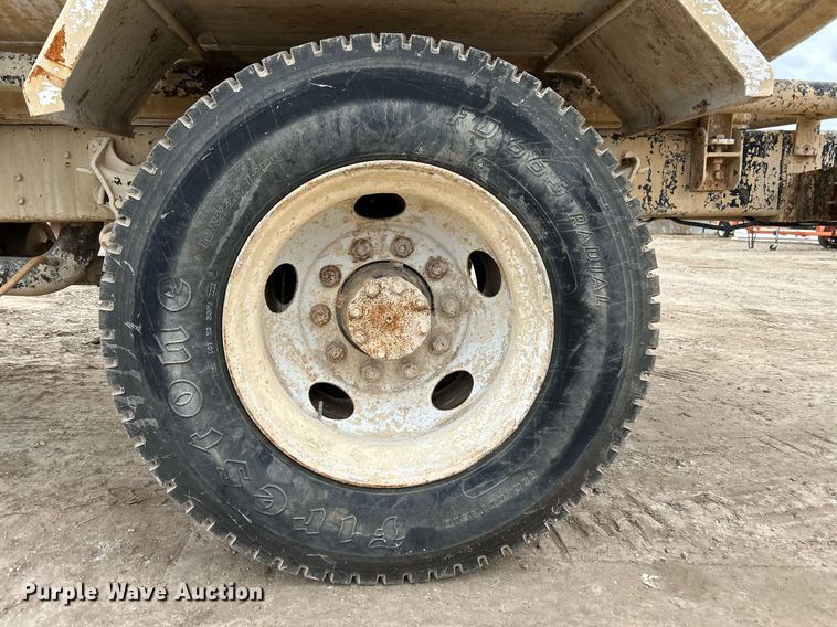 image for item EJ3340 2006 Ford F650 Super Duty XL water truck