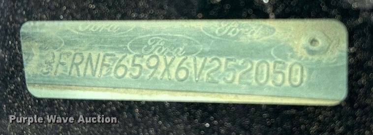 image for item EJ3340 2006 Ford F650 Super Duty XL water truck