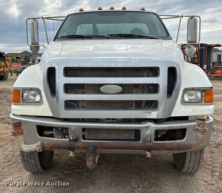 image for item EJ3341 2008 Ford F750 Super Duty XL water truck