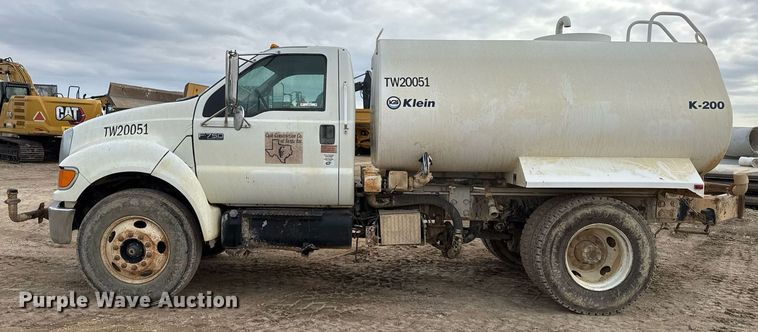 image for item EJ3341 2008 Ford F750 Super Duty XL water truck