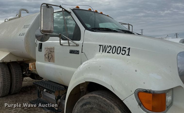 image for item EJ3341 2008 Ford F750 Super Duty XL water truck