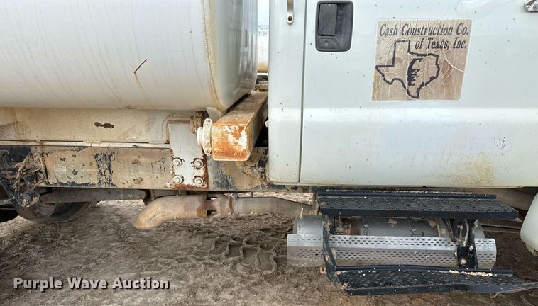 image for item EJ3341 2008 Ford F750 Super Duty XL water truck