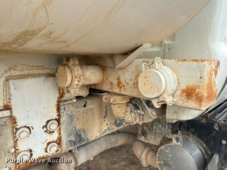 image for item EJ3341 2008 Ford F750 Super Duty XL water truck