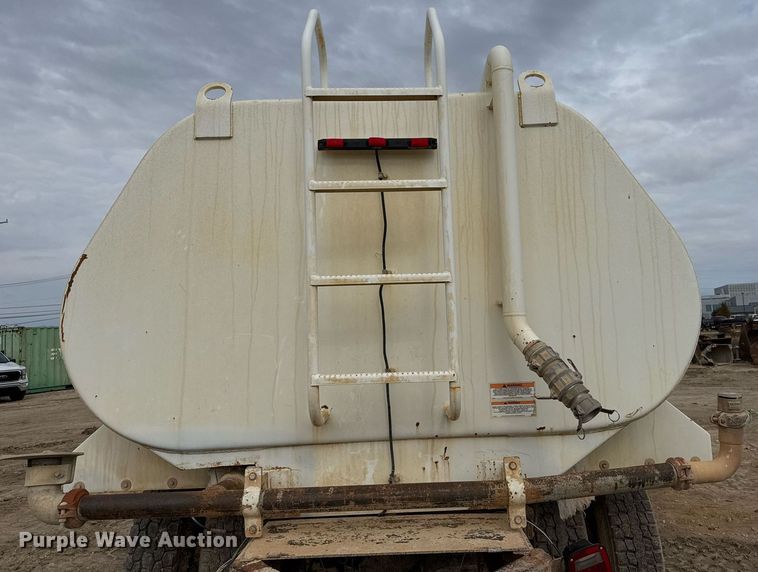 image for item EJ3341 2008 Ford F750 Super Duty XL water truck