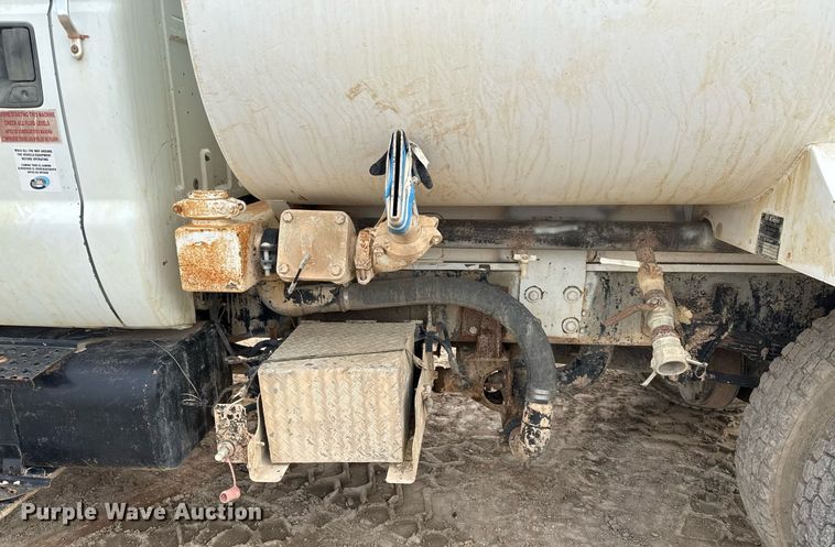 image for item EJ3341 2008 Ford F750 Super Duty XL water truck