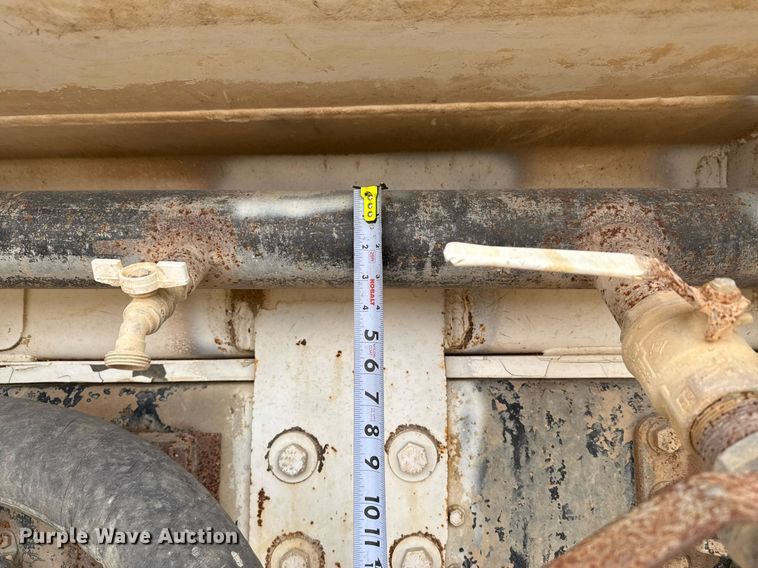 image for item EJ3341 2008 Ford F750 Super Duty XL water truck