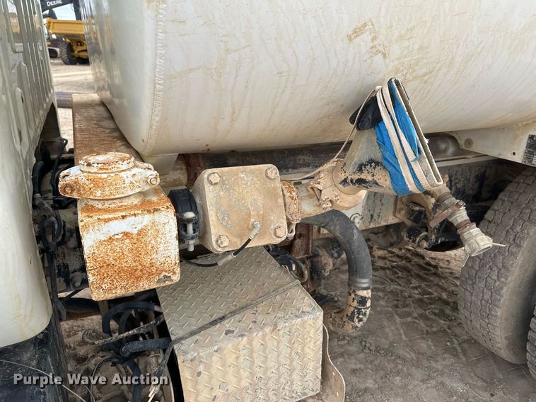 image for item EJ3341 2008 Ford F750 Super Duty XL water truck