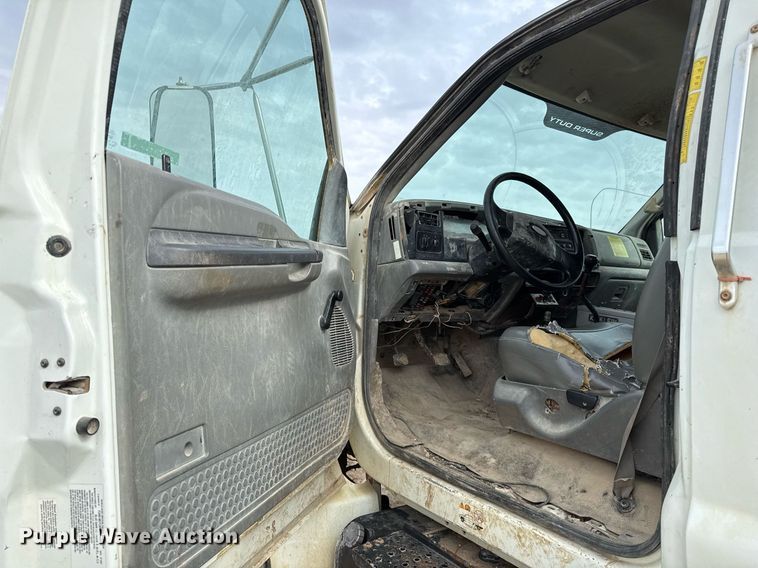 image for item EJ3341 2008 Ford F750 Super Duty XL water truck
