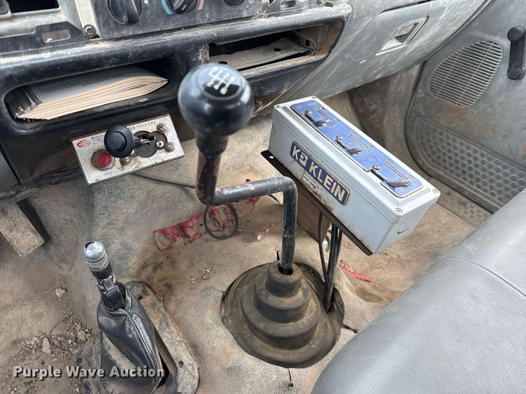 image for item EJ3341 2008 Ford F750 Super Duty XL water truck